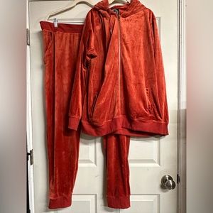 White Mark Women’s Orange 2 Piece Velour Tracksuit Set (3X)